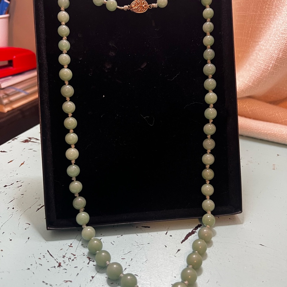Jade Green Beaded Necklace - Classic